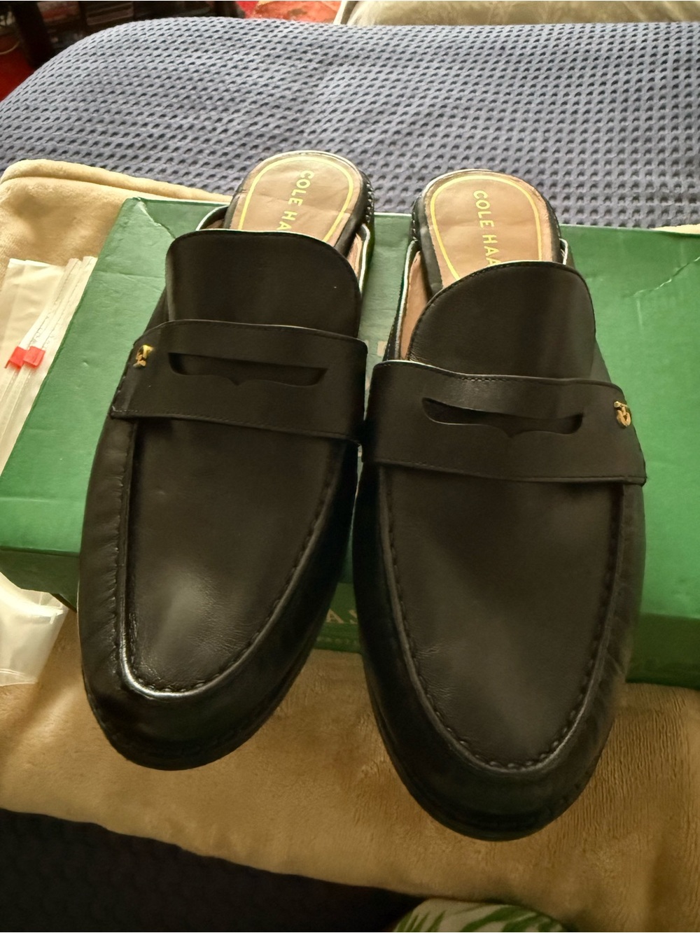 Cole Haan Women      Black Leather Slip-On Loafers